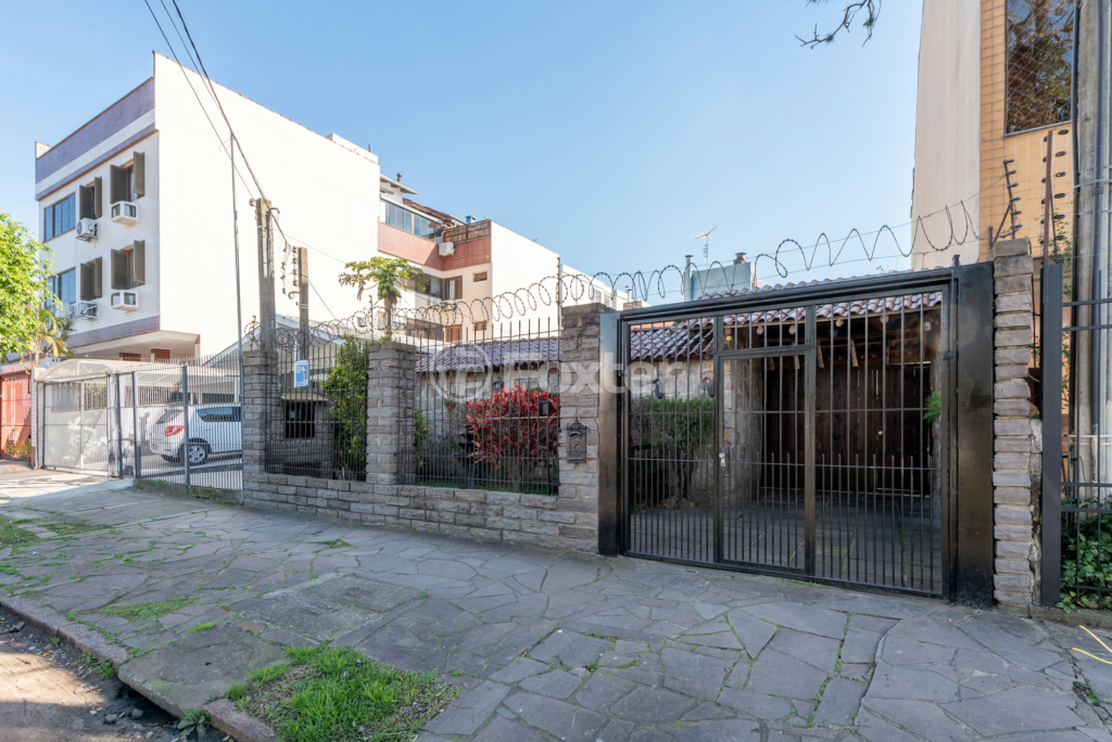 Casa à venda com 5 quartos, 240m² - Foto 30