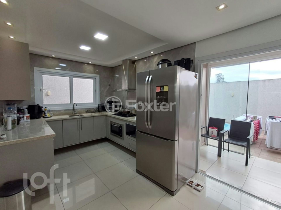 Casa à venda com 3 quartos, 201m² - Foto 3