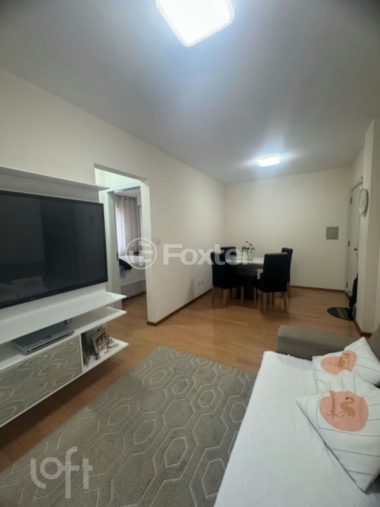 Apartamento à venda com 2 quartos, 62m² - Foto 2