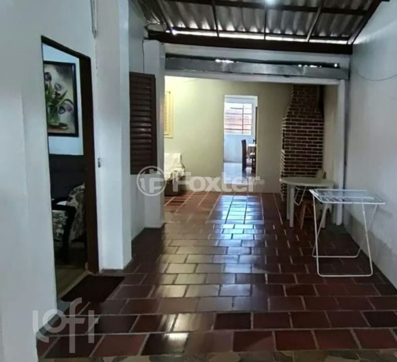 Casa à venda com 4 quartos, 176m² - Foto 1