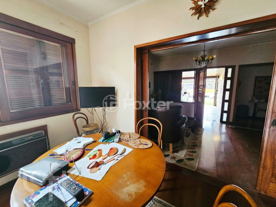 Casa à venda com 3 quartos, 180m² - Foto 2
