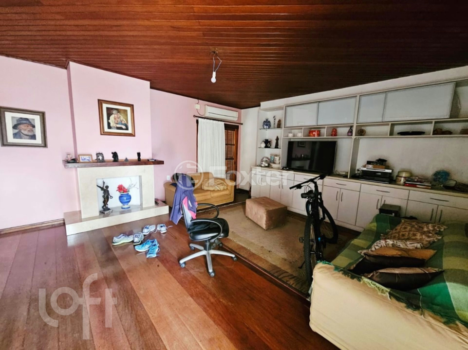 Casa à venda com 3 quartos, 180m² - Foto 1