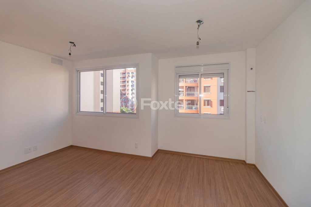 Apartamento à venda com 2 quartos, 67m² - Foto 4