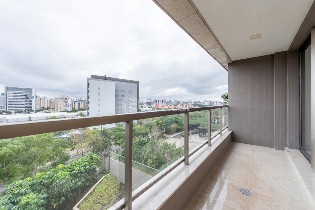 Apartamento à venda com 3 quartos, 236m² - Foto 3