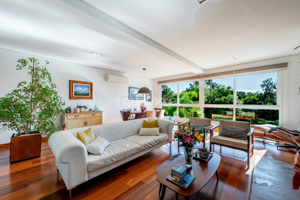 Casa de Condomínio à venda com 4 quartos, 259m² - Foto 1