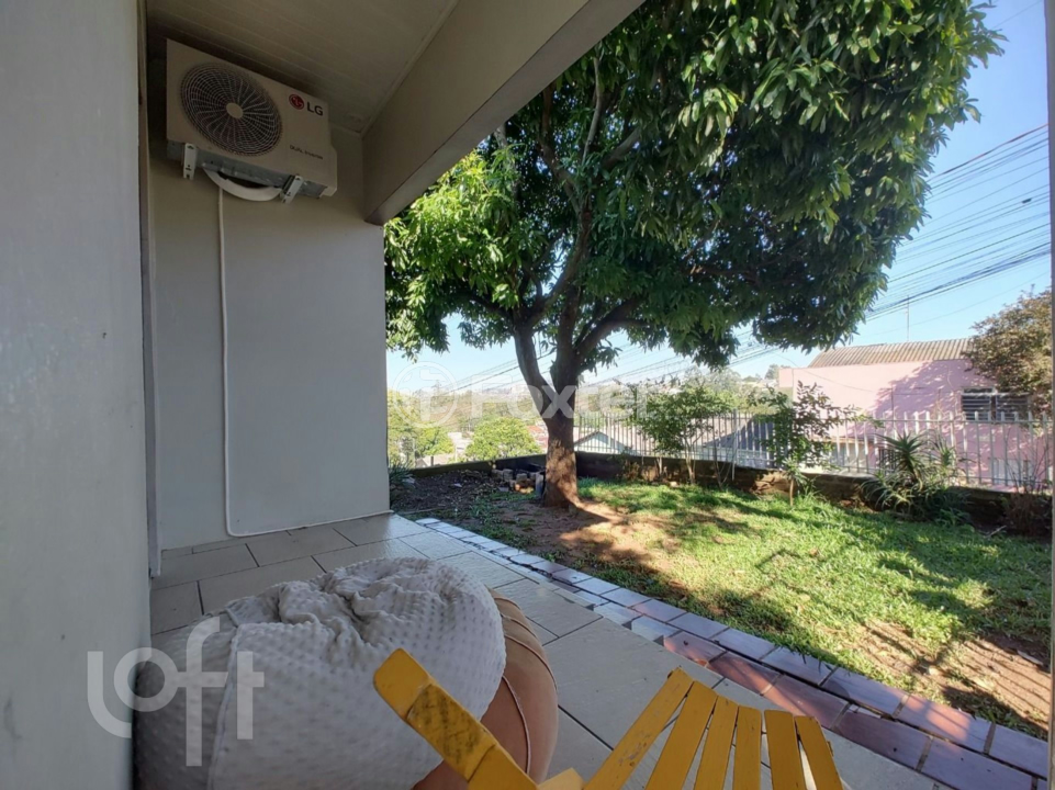 Casa à venda com 3 quartos, 78m² - Foto 1