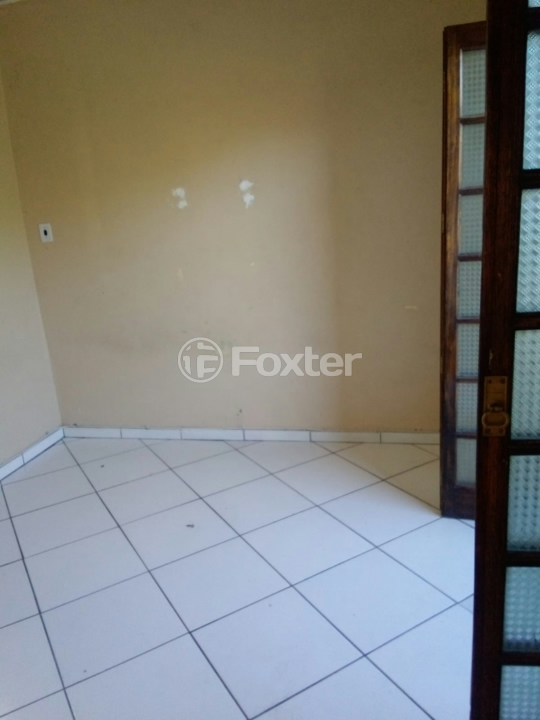 Casa à venda com 3 quartos, 75m² - Foto 2