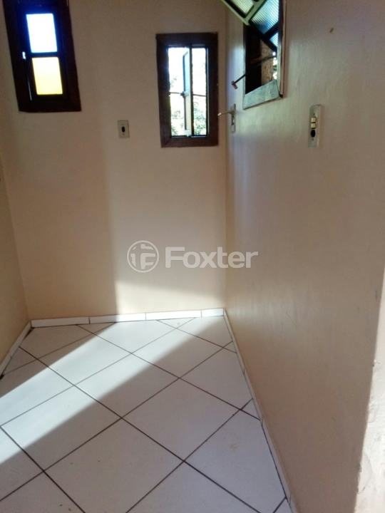 Casa à venda com 3 quartos, 75m² - Foto 3