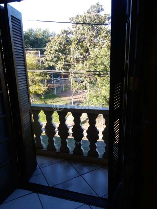 Casa à venda com 3 quartos, 75m² - Foto 4