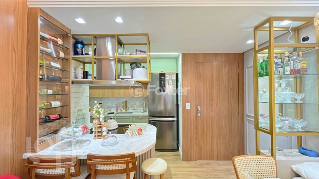Apartamento à venda com 3 quartos, 76m² - Foto 2