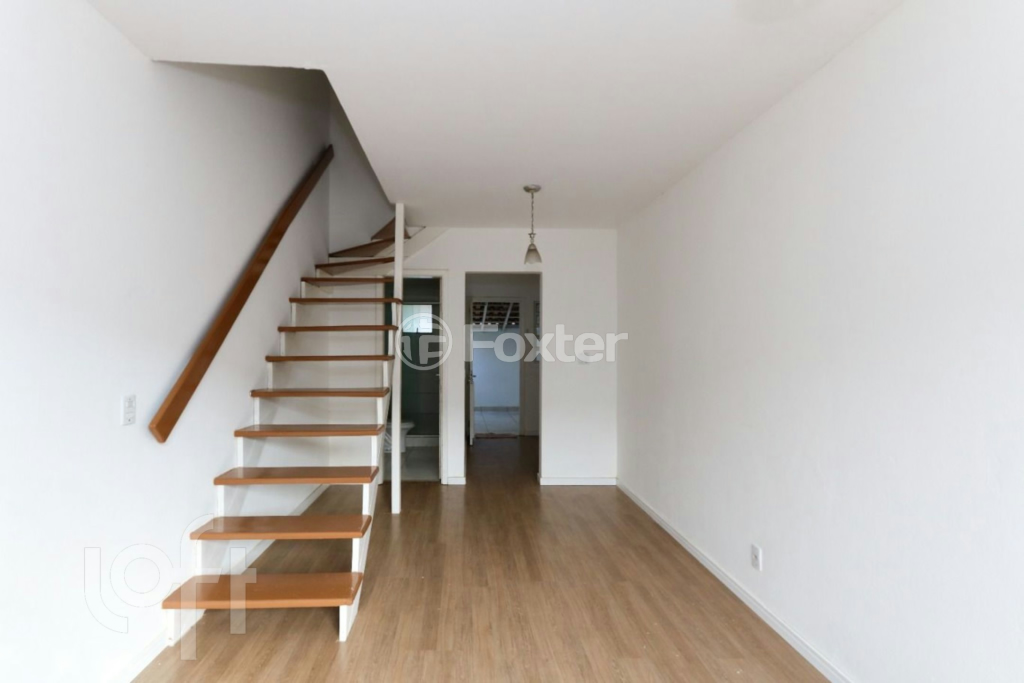 Casa à venda com 2 quartos, 76m² - Foto 1