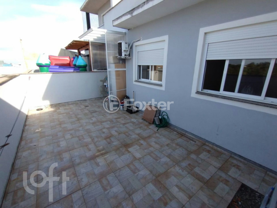 Casa à venda com 3 quartos, 70m² - Foto 1