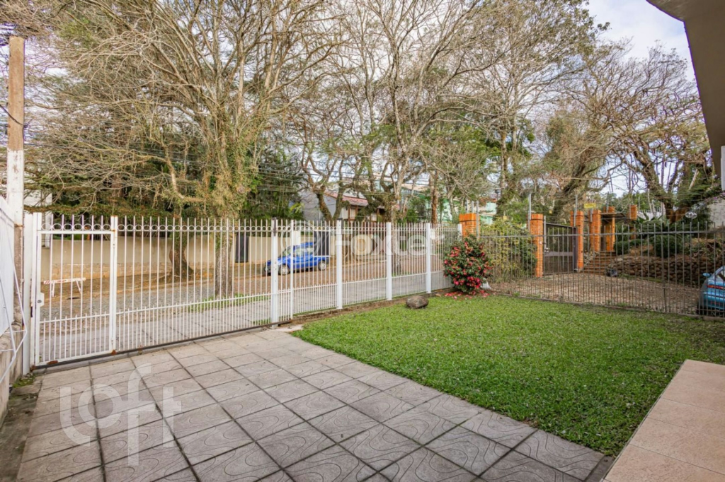 Casa à venda com 3 quartos, 181m² - Foto 1