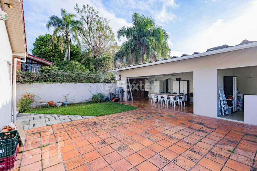 Casa à venda com 3 quartos, 181m² - Foto 4