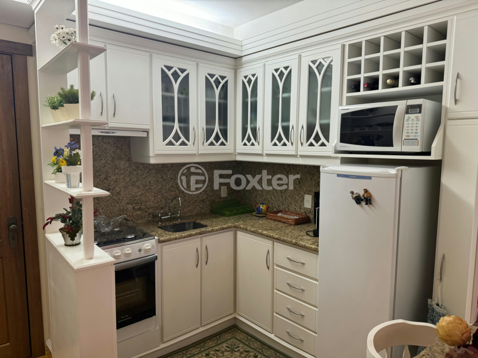 Apartamento à venda com 1 quarto, 50m² - Foto 2