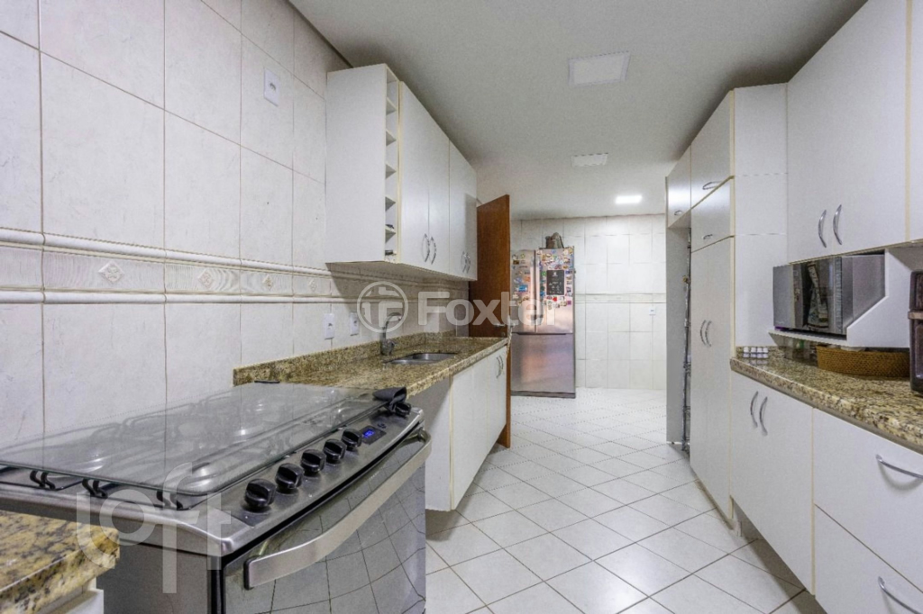 Apartamento à venda com 3 quartos, 240m² - Foto 24