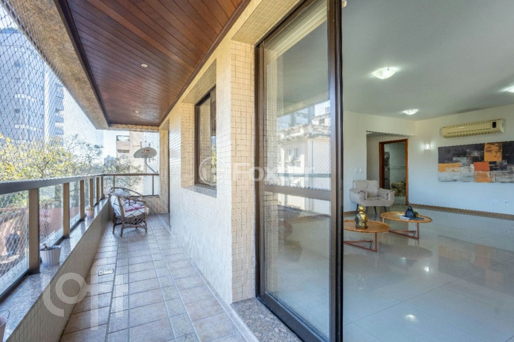 Apartamento à venda com 3 quartos, 240m² - Foto 5