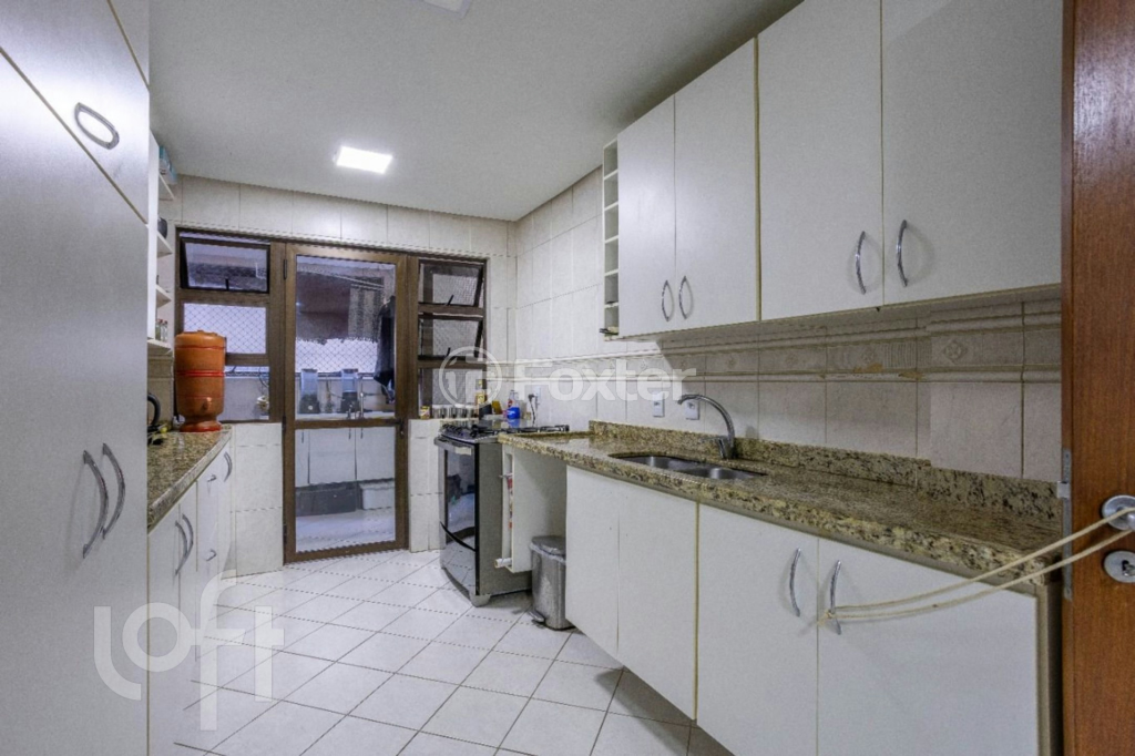 Apartamento à venda com 3 quartos, 240m² - Foto 23