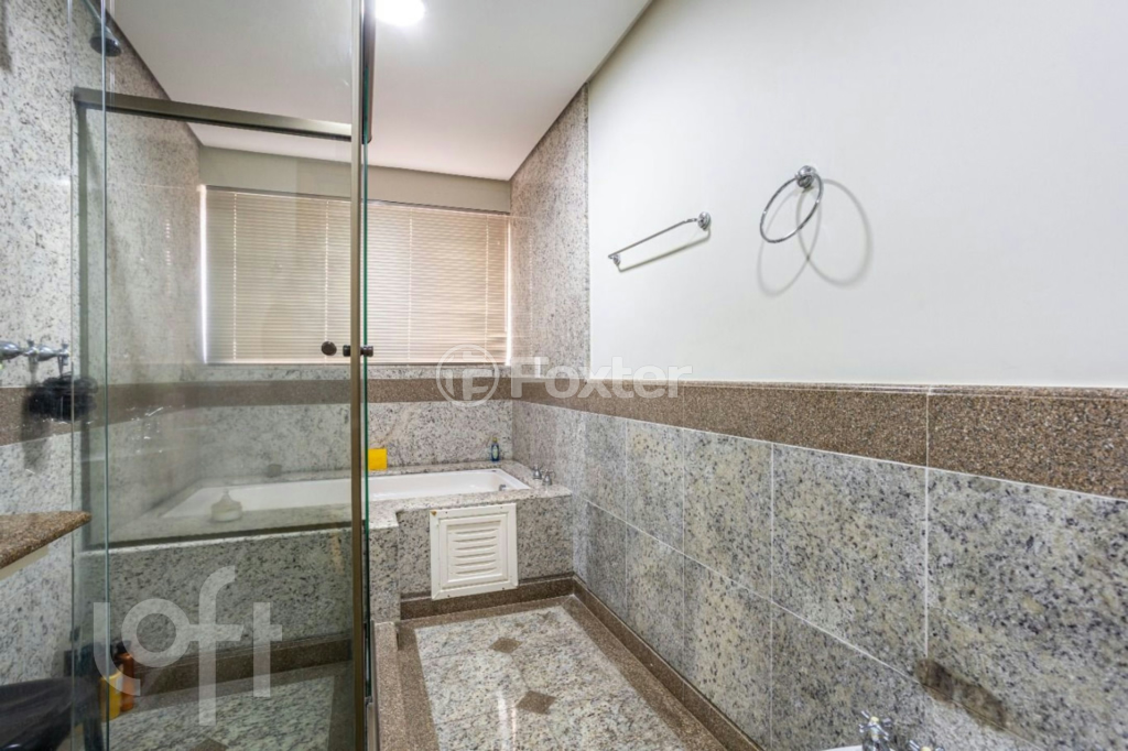 Apartamento à venda com 3 quartos, 240m² - Foto 42