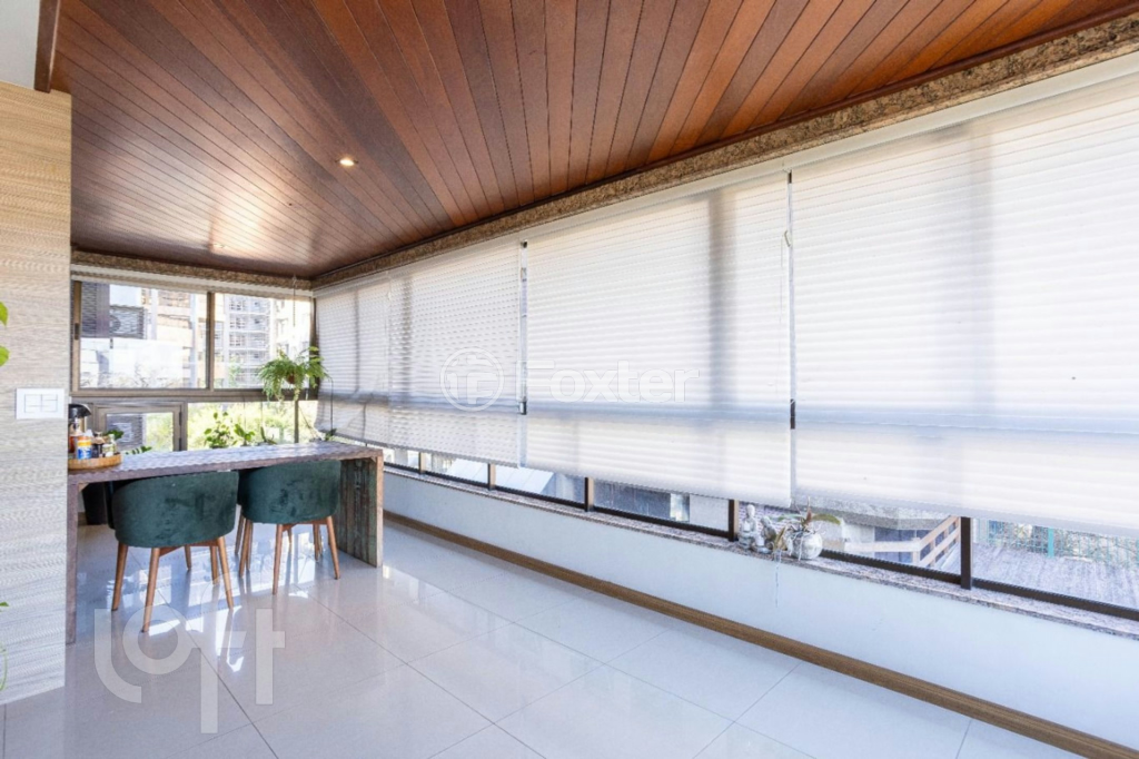 Apartamento à venda com 3 quartos, 240m² - Foto 7