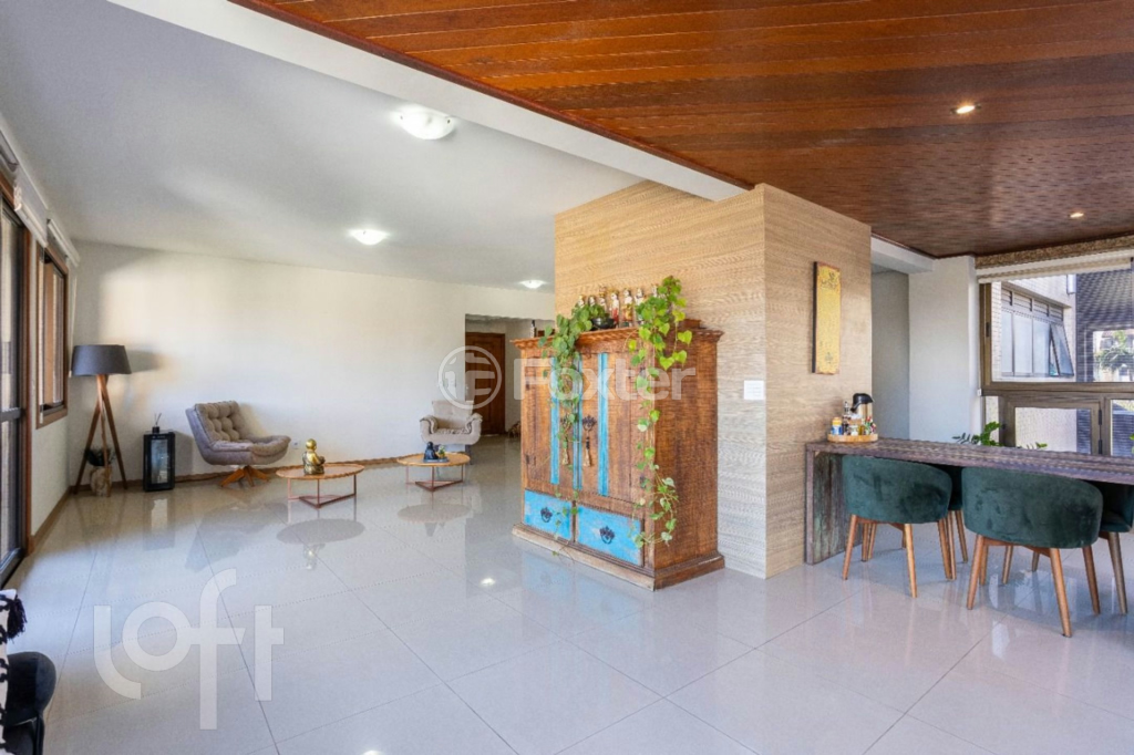 Apartamento à venda com 3 quartos, 240m² - Foto 2