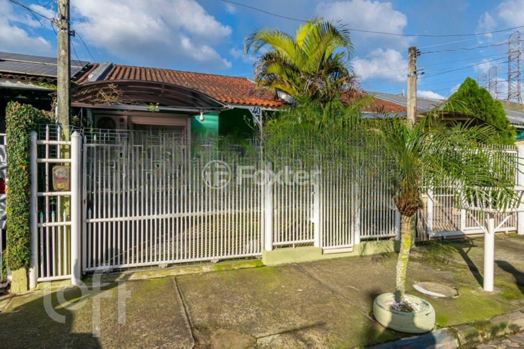 Casa à venda com 3 quartos, 58m² - Foto 1