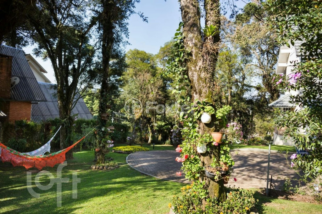 Casa à venda com 5 quartos, 321m² - Foto 1