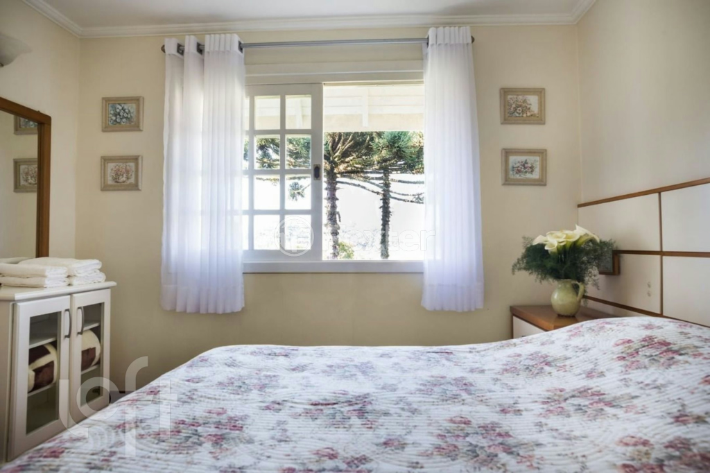 Casa à venda com 5 quartos, 321m² - Foto 15