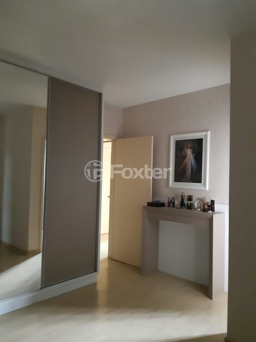 Casa à venda com 4 quartos, 250m² - Foto 4