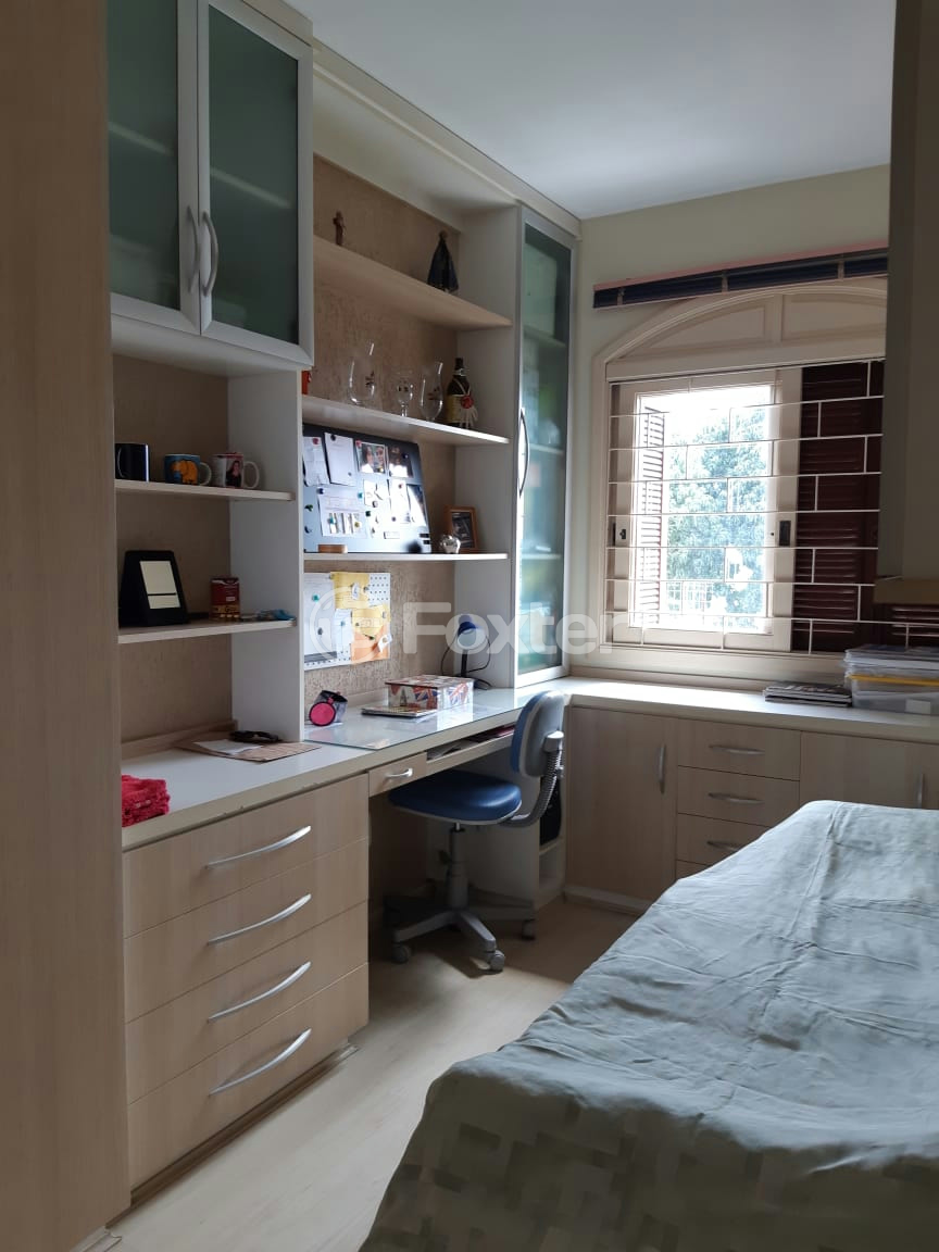 Casa à venda com 4 quartos, 250m² - Foto 11