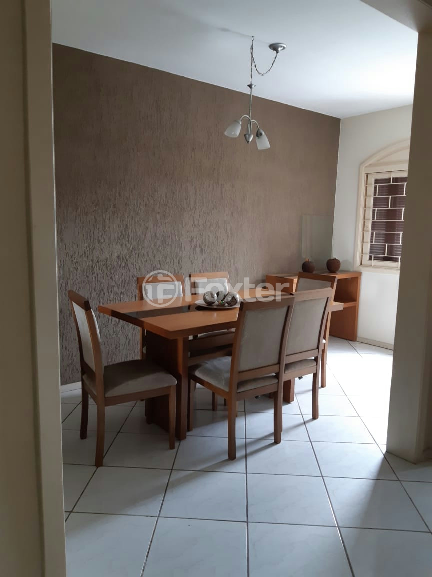 Casa à venda com 4 quartos, 250m² - Foto 2
