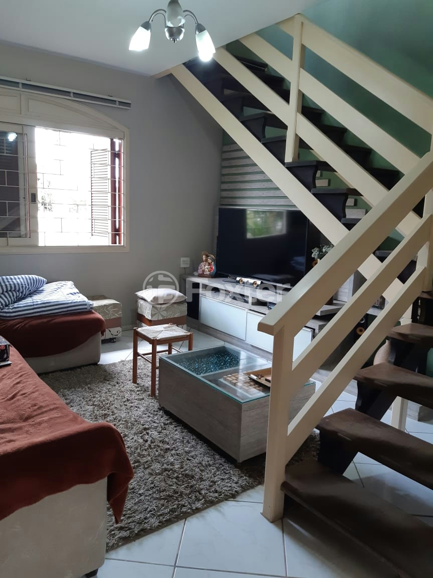 Casa à venda com 4 quartos, 250m² - Foto 1