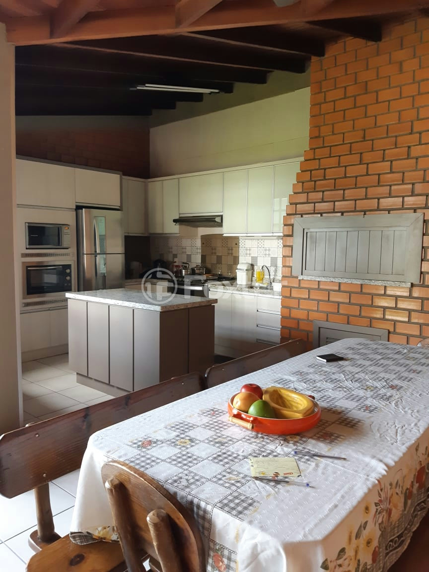 Casa à venda com 4 quartos, 250m² - Foto 16
