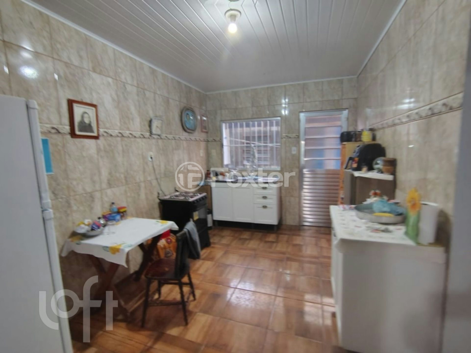 Casa à venda com 2 quartos, 70m² - Foto 4