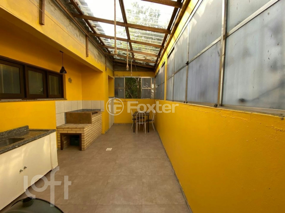 Casa à venda com 2 quartos, 120m² - Foto 2