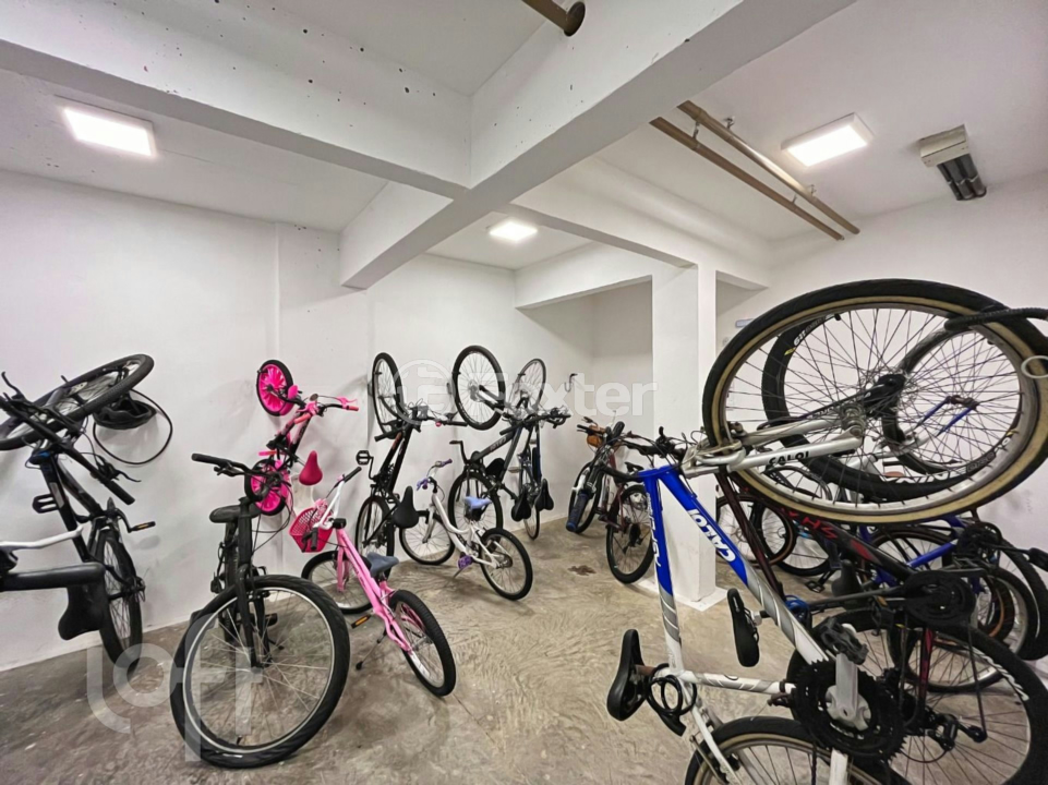 Apartamento à venda com 2 quartos, 141m² - Foto 32