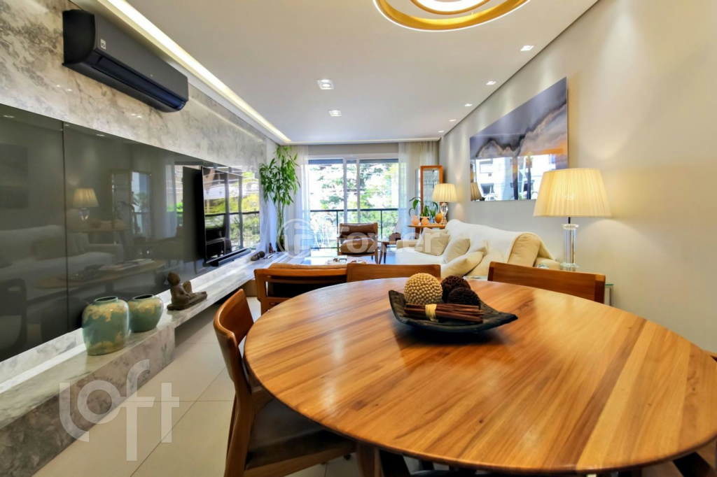 Apartamento à venda com 2 quartos, 141m² - Foto 2