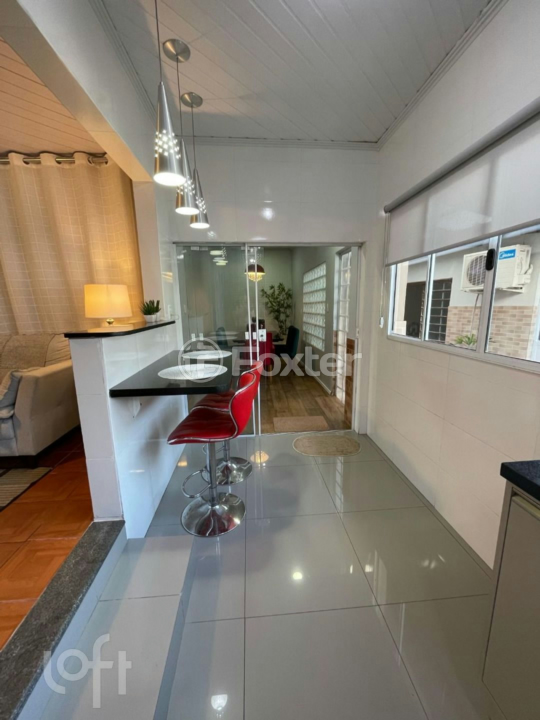 Casa à venda com 3 quartos, 160m² - Foto 2