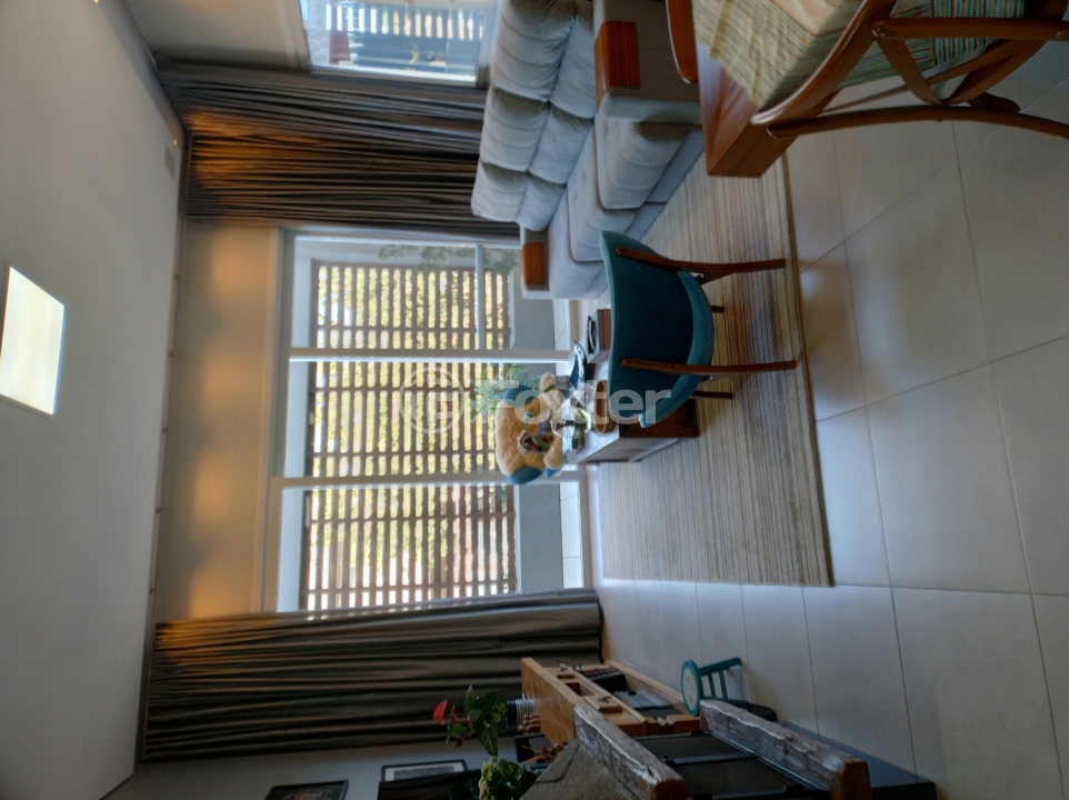 Casa de Condomínio à venda com 3 quartos, 211m² - Foto 2