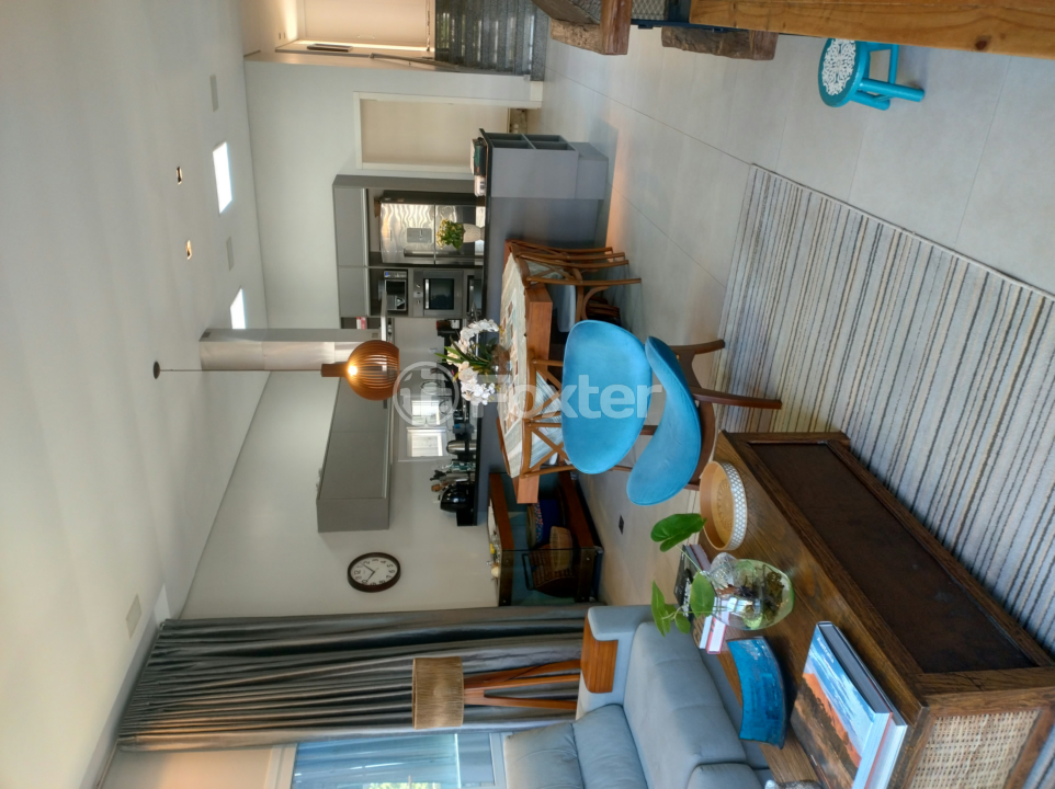 Casa de Condomínio à venda com 3 quartos, 211m² - Foto 1