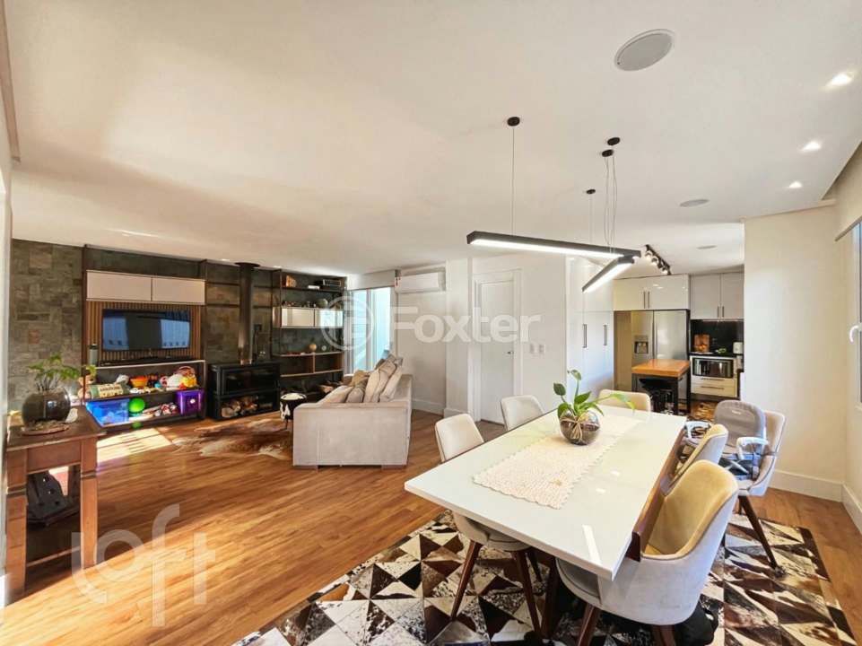 Casa à venda com 3 quartos, 170m² - Foto 1