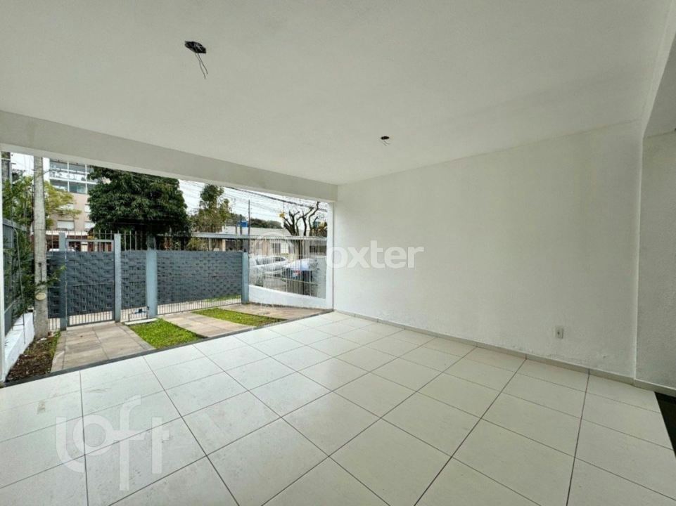 Casa à venda com 3 quartos, 150m² - Foto 1