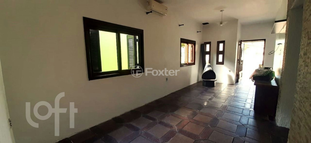 Casa à venda com 3 quartos, 200m² - Foto 1