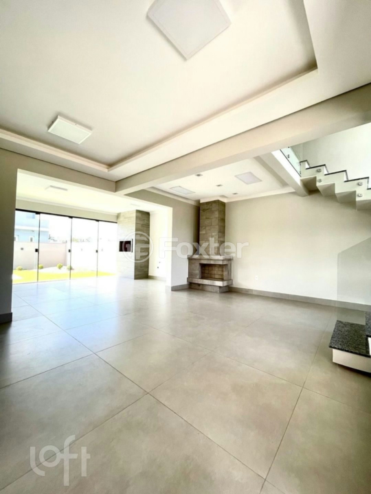 Casa à venda com 3 quartos, 180m² - Foto 1
