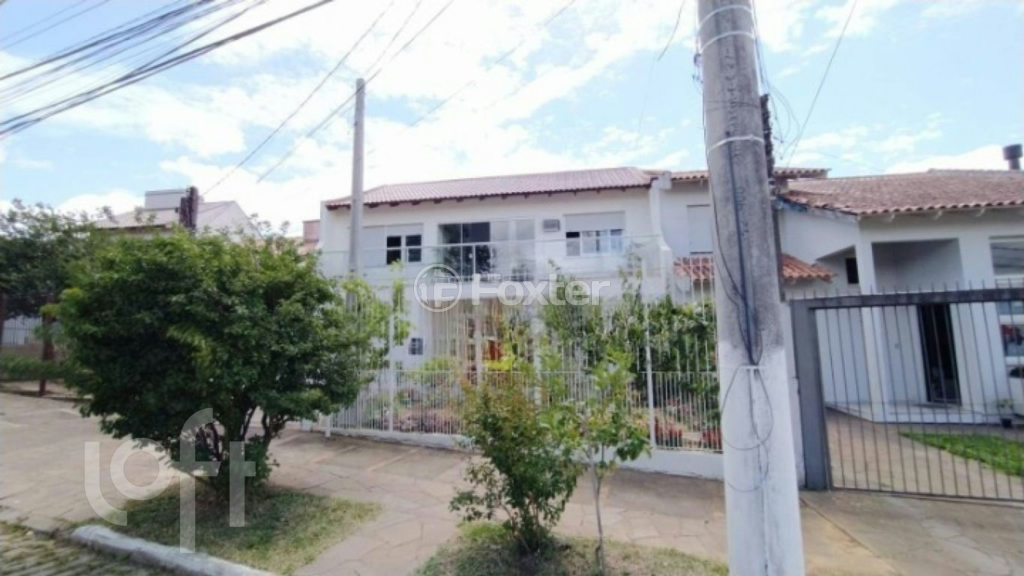 Casa à venda com 4 quartos, 250m² - Foto 1