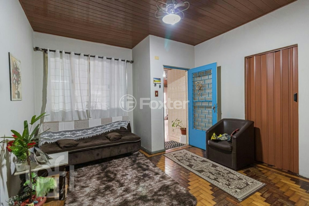 Casa à venda com 2 quartos, 108m² - Foto 1