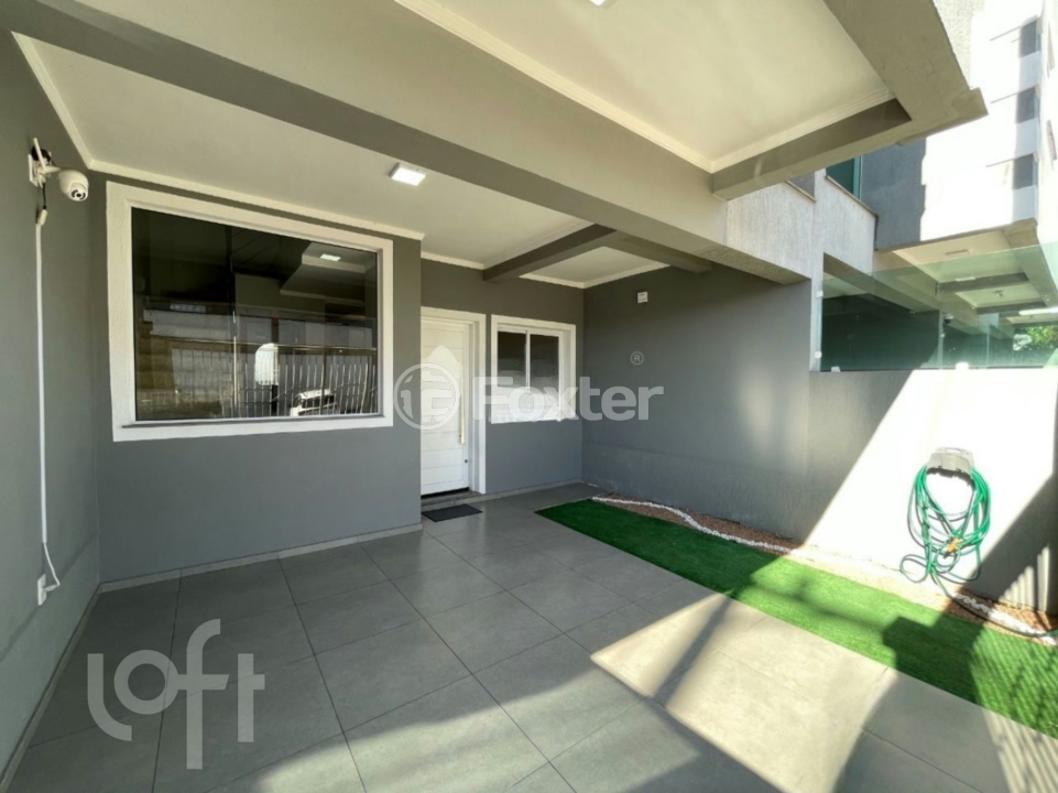 Casa à venda com 3 quartos, 60m² - Foto 1