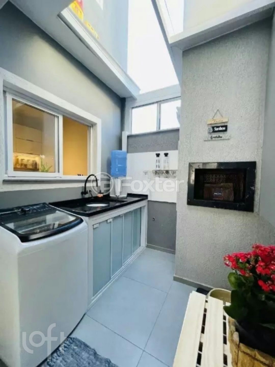 Casa à venda com 3 quartos, 60m² - Foto 7