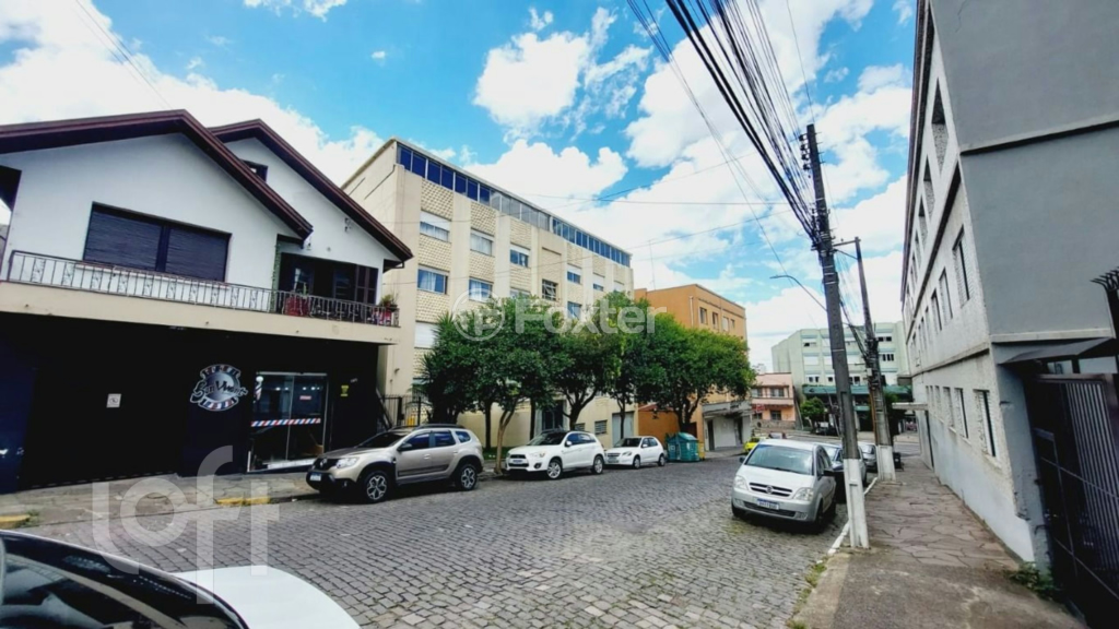 Casa à venda com 3 quartos, 241m² - Foto 3