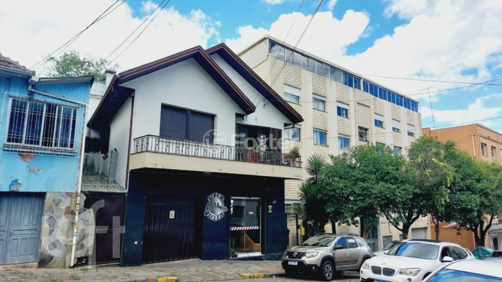 Casa à venda com 3 quartos, 241m² - Foto 7
